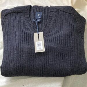Men’s Victorinox wool sweater